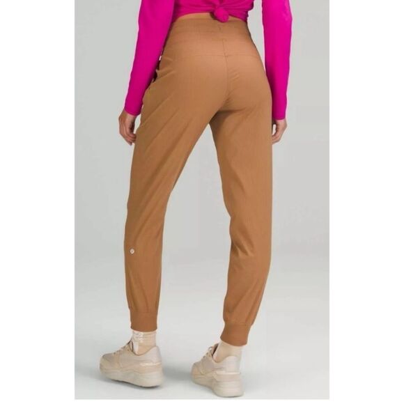 Lululemon Dance Studio Mid-Rise Jogger
Full Length in Kaki  Size 8 - Picture 2 of 6